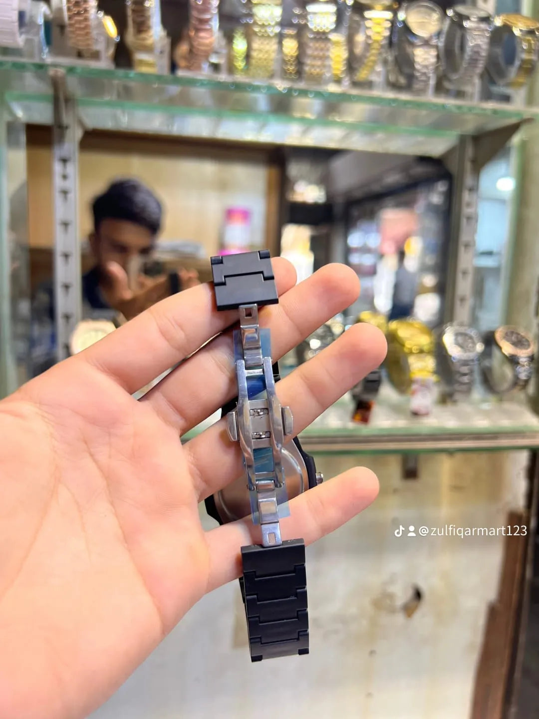 Black Arabic Aura Watch | Elegant Luxury Unisex Design | Stylish Fashion Wristwatch